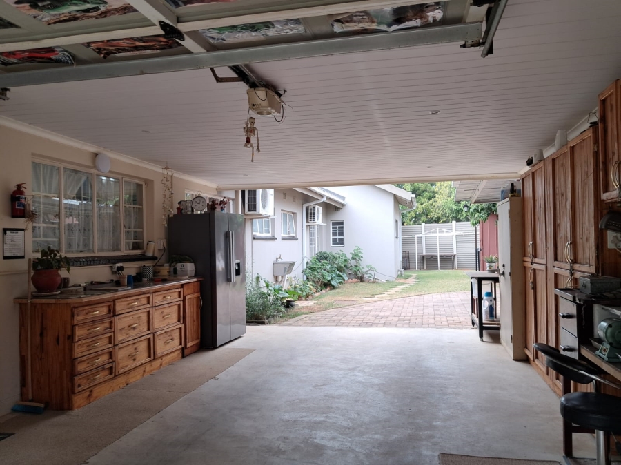 4 Bedroom Property for Sale in Safari Gardens North West